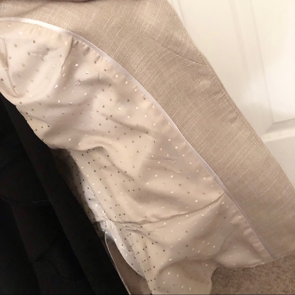 Stunning Beige Three-Quarter Sleeve Blazer - Picture 4 of 6